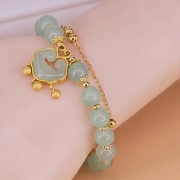 GREEN JADE/925 GOLD TRADITIONAL CHINESE BRACELET W/ JADE LOTUS DROP - Picture 6 of 11